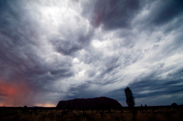 Dusk. Uluru and Kata Tjuta. Save The Kimberley